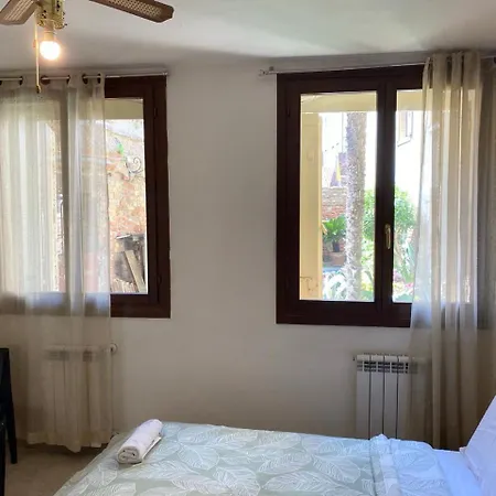 Canal View Apartment Venice